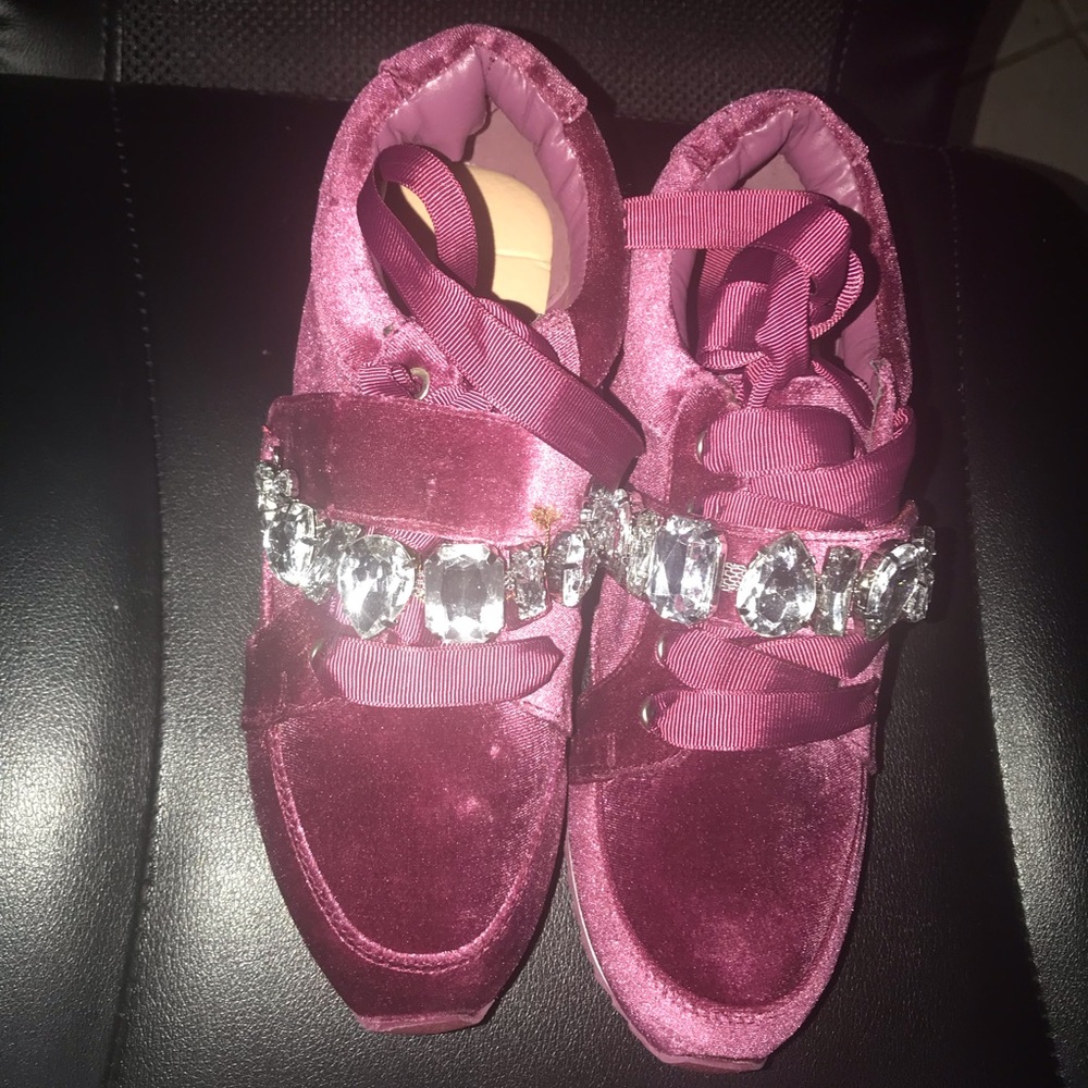 Shoes - Picture 2 of 3